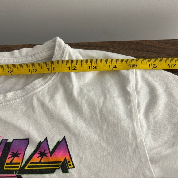 ❤️ Levi's White Tee with Colorful Graphic Youth XL - Picture 5 of 8